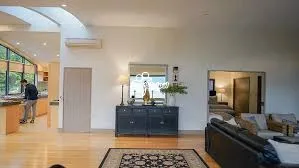 Guest Stay with Access to Common Kitchen and Dining Area