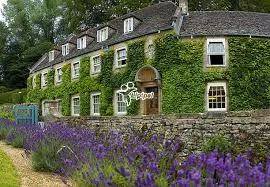 Guest House for Students with Group Study Arrangement Step into our gu