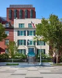 Clean and Quiet Stay for Professionals and Remote Workers