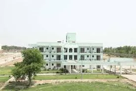 Guest House with Shared Kitchen, Lounge, and Library