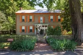 Guest Rooms with Shoe Rack, Bucket, and Mug Set