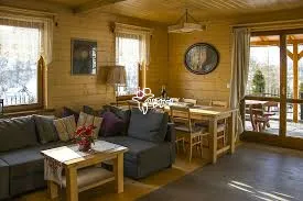 Spacious Rooms for Rent with High Ceilings, Elegant Decor, and Plenty 