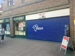 Spacious Shops for Rent with Modern Lighting and Stylish Ceilings