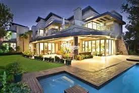 Luxury Houses for Sale That Blend Style, Comfort, and Technology for a