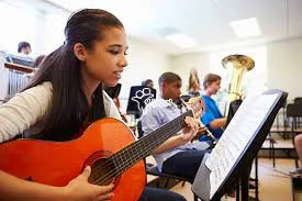 Learn to Play Popular Songs on Guitar with Easy-to-Follow Structured G