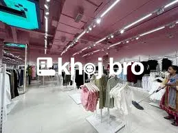 Affordable shop spaces for sale in developing marketplaces offering st