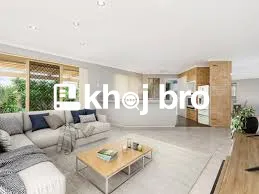 Large independent rental home with balconies and family-friendly surro