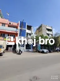Shops for rent in central marketplaces with corner exposure and high b