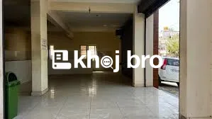 Fully maintained shops for rent in malls with escalators and entertain